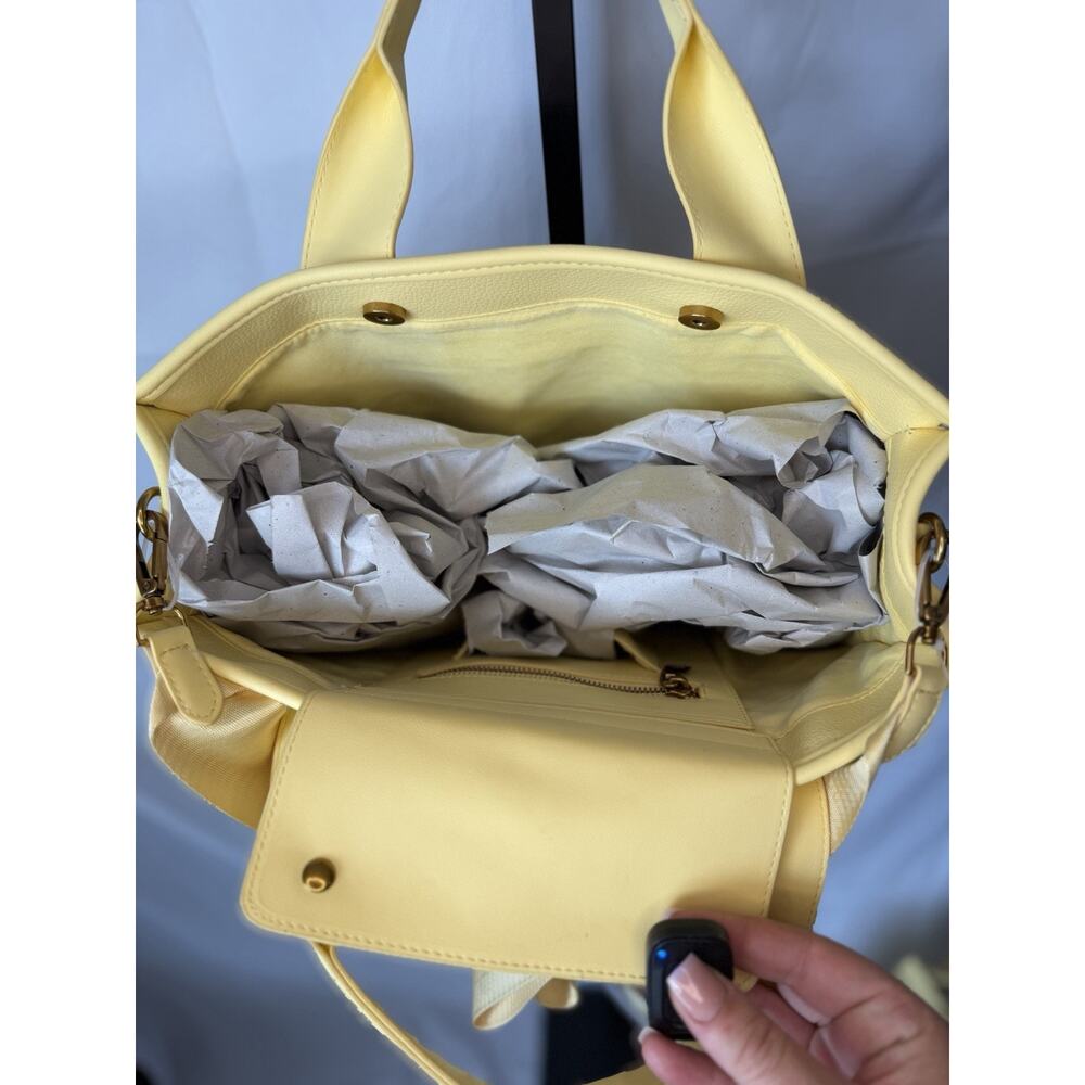 Steve Madden BWEBBER-EL Tote Bag In Pale Yellow - Picture 8 of 9